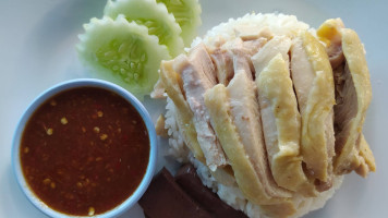 ร้านครัวบุญจอง ปั๊ม ปตท สายเด่นชัย ลำปาง เด่นชัย จังหวัดแพร่ ประเทศไทย food