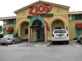 Zio's Italian Kitchen outside