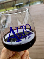 Alto Vineyards inside