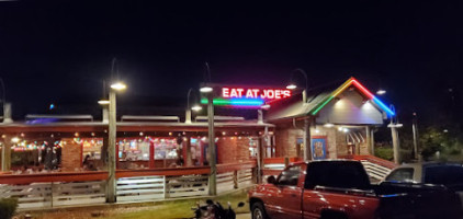 Joe's Crab Shack outside