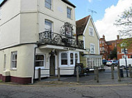 The George Inn outside