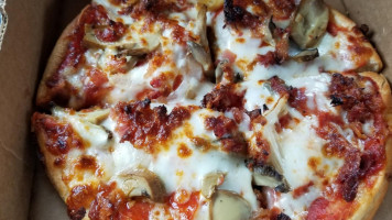 Buccilli's Pizza Of Clare food