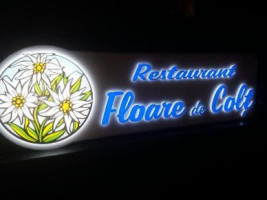 Floarea De Colț inside