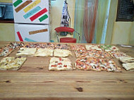 Pizza Pazza A Pezzi inside