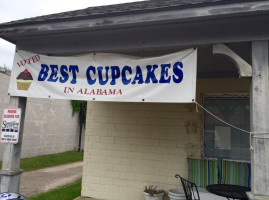 Something Sweet Bake Shop outside