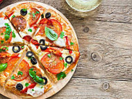 Pizza Bella Bruck An Der Mur food