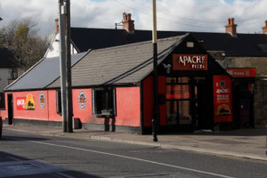 Apache Pizza outside