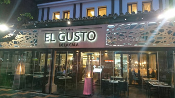 El Gusto inside