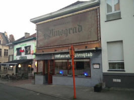 Vinograd outside