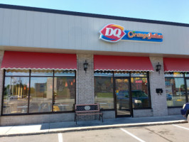 Dairy Queen (treat) outside