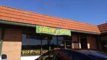 Senor Taco outside