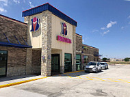 Braum's Ice Cream Dairy Store outside