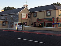 Glendine Inn outside