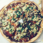 Cedar's Pizza food