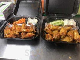 Voodoo Wing Company food