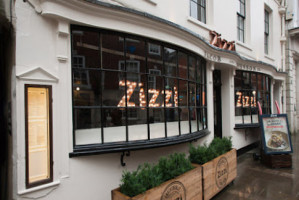 Zizzi outside