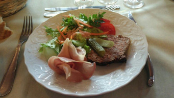 La Table De Claudine food