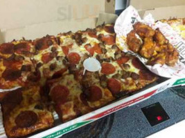 Jet's Pizza food