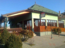 Galéria Étterem Pizzéria inside