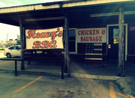 Heavy's -b-que outside