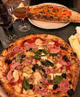 Pizzeria Pellone food