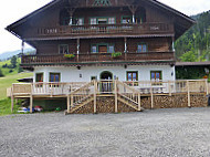 Gasthaus Vogelsberg outside