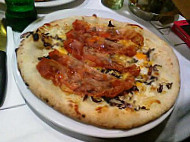 Pizzeria La Carriola food