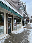 Gurney's Harbor Bottle Shop outside