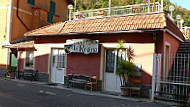 Trattoria La Regina outside