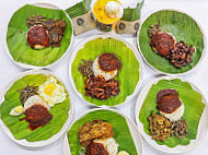 Nasi Lemak Mek Sambal Warisan food