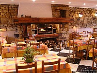 Auberge du Lac Genin inside