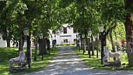 Haeringe Slott outside