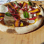 Pizza Autentica food