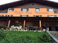 Ristorante Rifugio Rosa Di Baremone outside