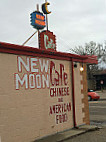 New Moon Cafe outside