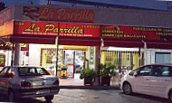 La Parrilla outside