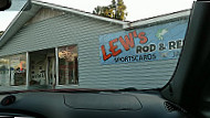 Lews Rod & Reel outside