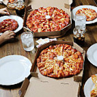 Round Table Pizza food