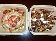 Cinnaholic Centennial food