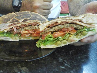 Tropical Sucos E Lanches