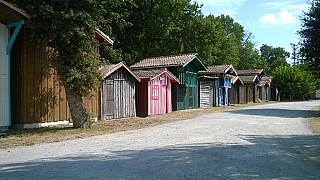 La Cabane Aux Volets Bleus