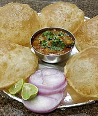 Hari Om Chole Puri