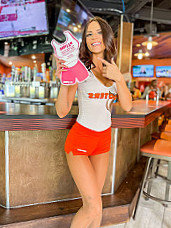 Hooters