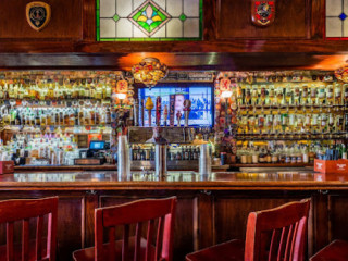 Molly Macpherson's Scottish Pub Grill