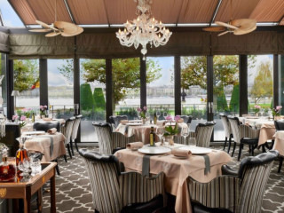 Windows Restaurant at Hotel d'Angleterre