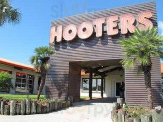 Hooters