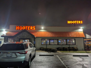 Hooters