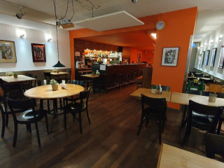 Dimensione Bistro Café