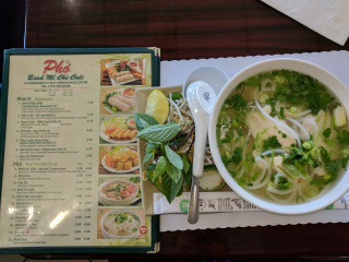 Phở Bánh Mì Chè Cali