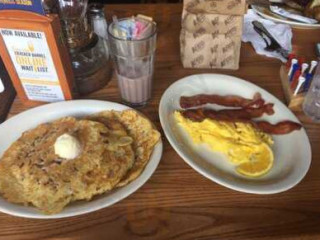 Cracker Barrel Old Country Store